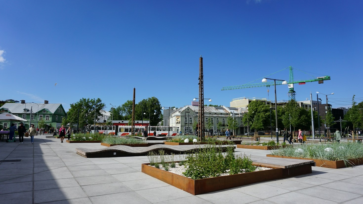 Piste ciclabili e aree pedonali: sfide concrete per la città
